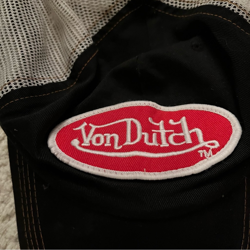 Von dutch trucker hat.  Great condition